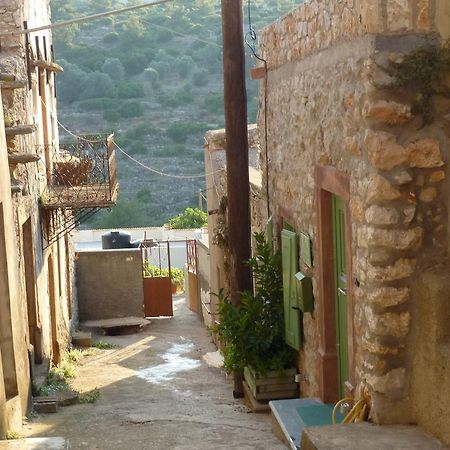 St. George Sykoussis Traditional Residence Agios Georgios Sykousis Ruang foto