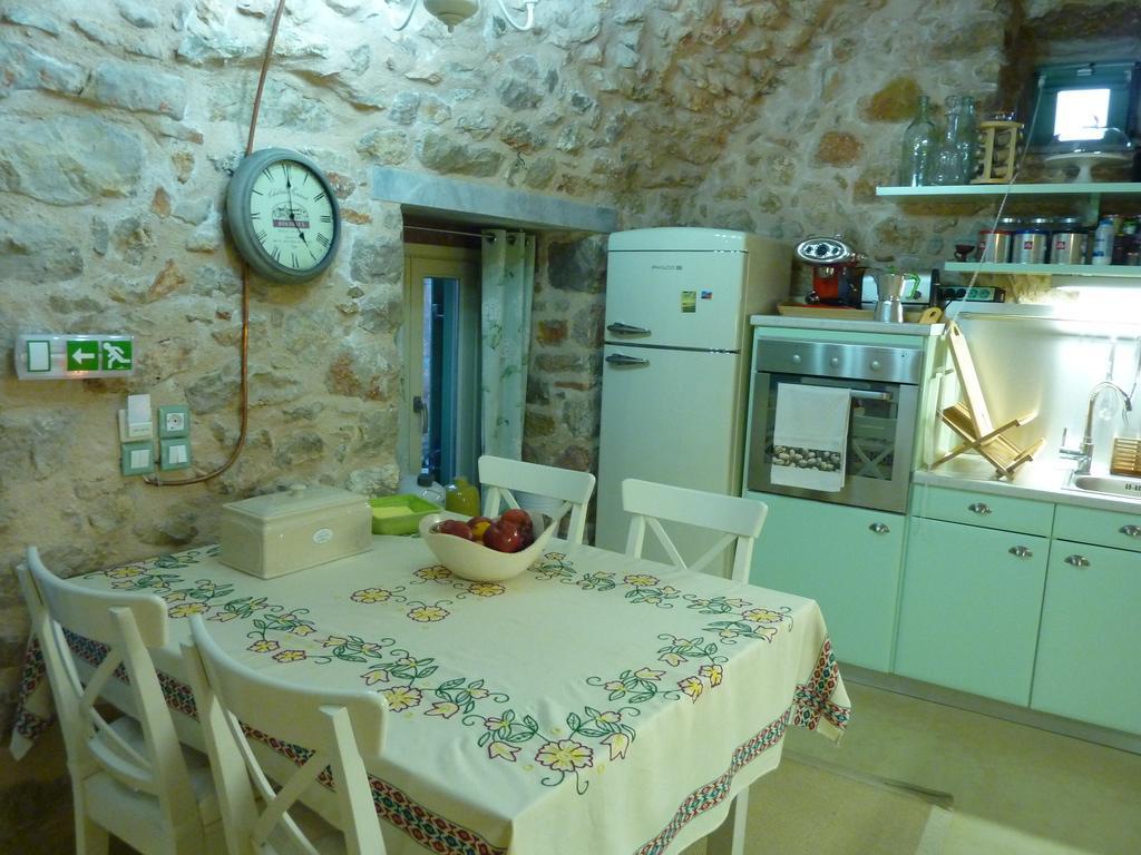 St. George Sykoussis Traditional Residence Agios Georgios Sykousis Ruang foto