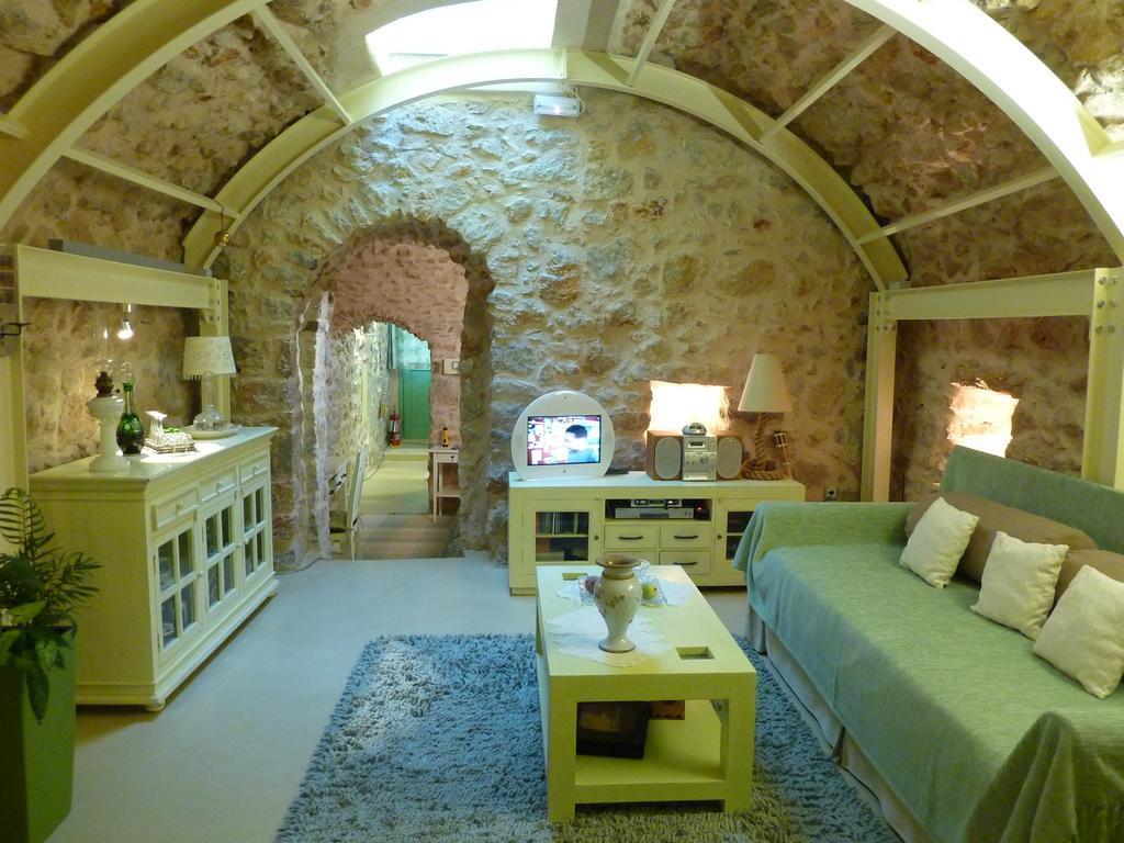 St. George Sykoussis Traditional Residence Agios Georgios Sykousis Ruang foto